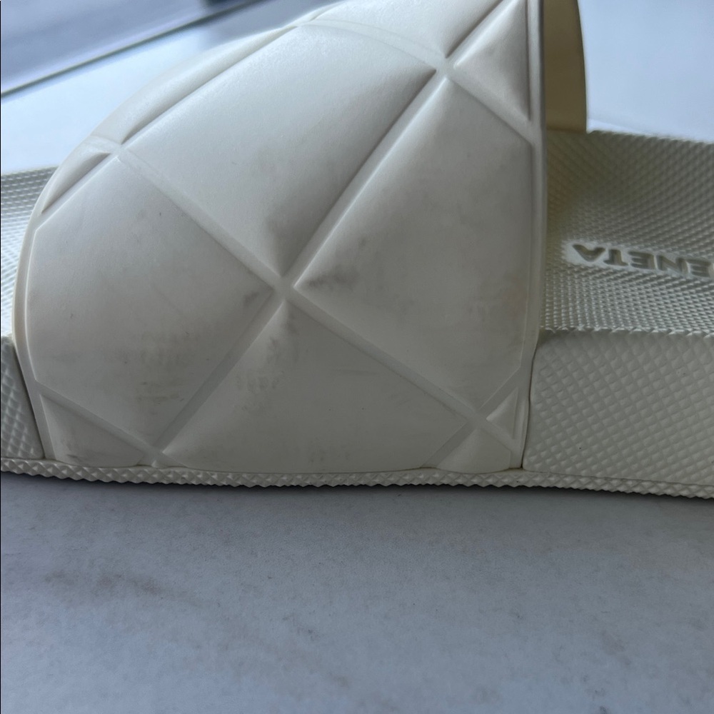Bottega Veneta Cream Quilted Slide Sandals Size 34 - Picture 5 of 9